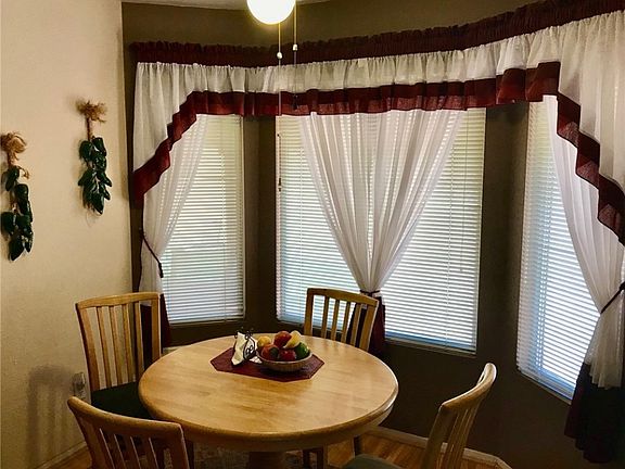 4th image of 813 Mesa Pine Ct