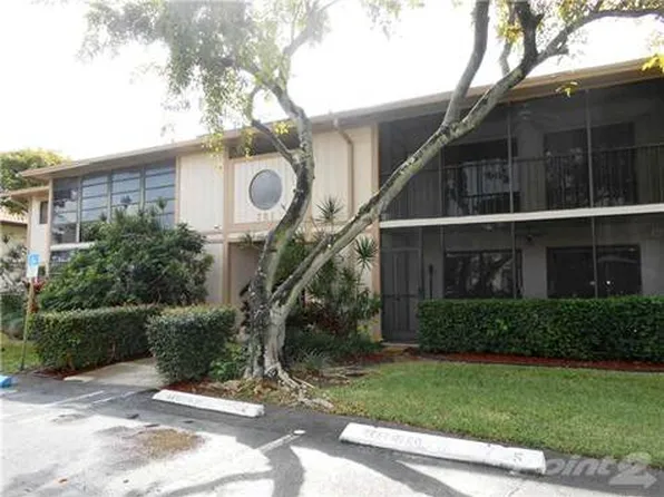 781 NE 199th St APT 103-9, Miami, FL 33179