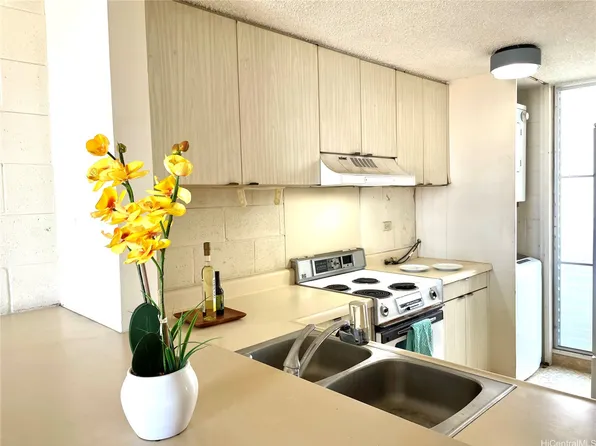 647 Kunawai Ln #A-308, Honolulu, HI 96817