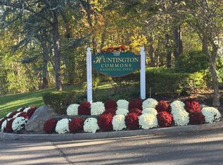 16 Huntington Cmns, Yaphank, NY 11980