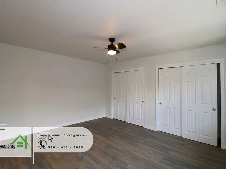 1833 Oregon Ave — Photo 13
