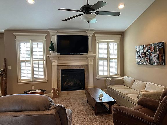 Living room 17 x 14