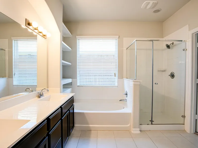 8049 Arezzo Dr — Photo 20