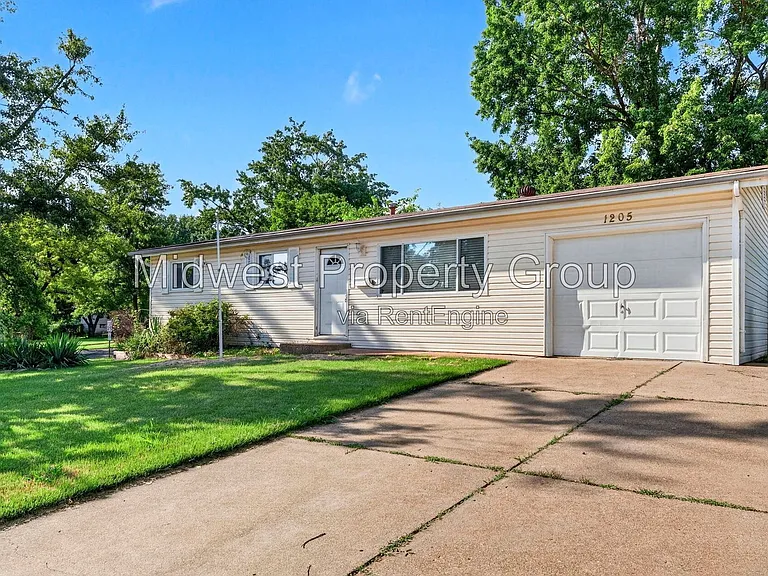 1205 Acredale Dr — Photo 27