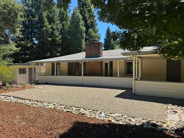 3345 Rowland Dr — Photo 30
