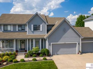 16024 Manderson St, Omaha, NE 68116
