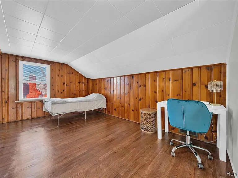 8550 W Outer Dr — Photo 15