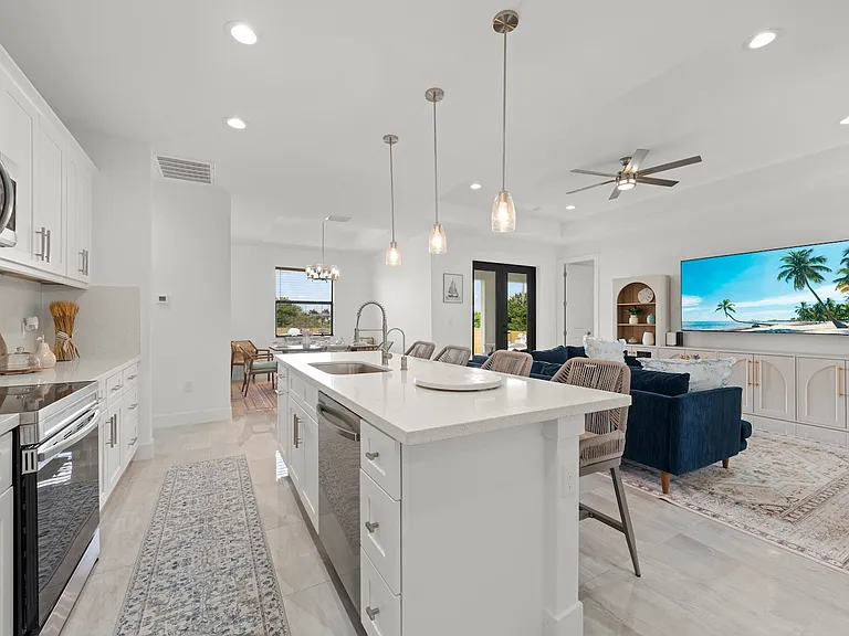 3319 Tropicana Pkwy W — Photo 11