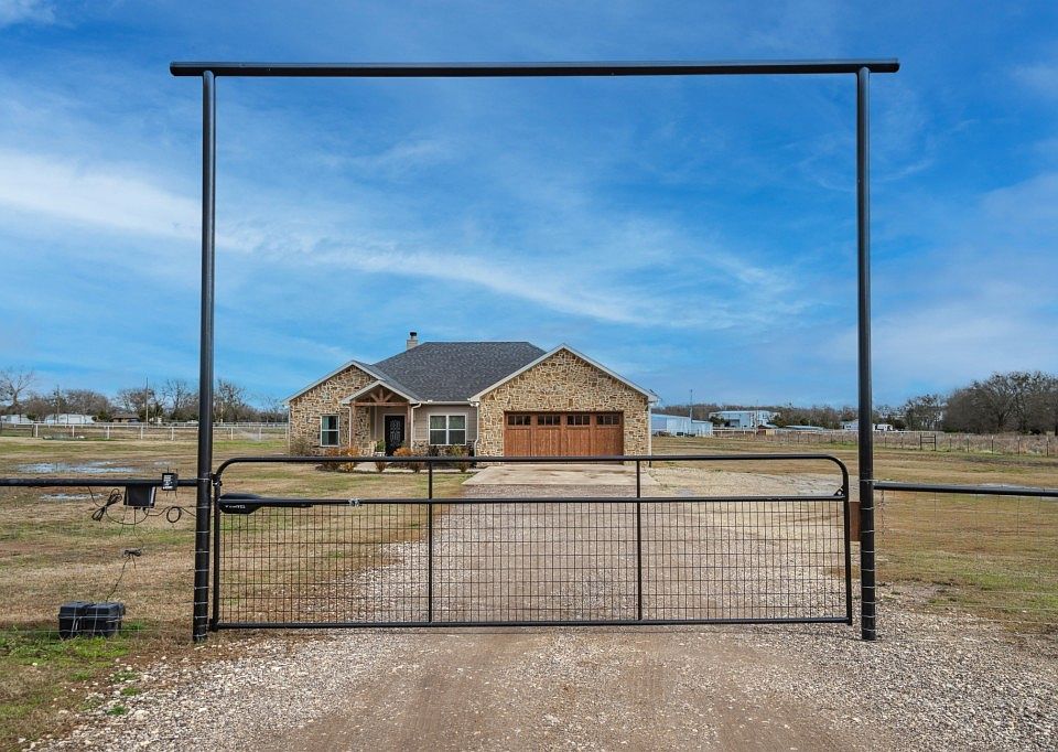 1st image of 837 Vz County Road 3415