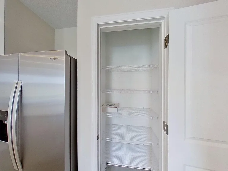 140 Holly Bank Ave — Photo 9