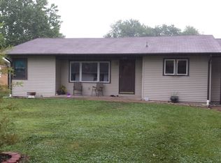 615 S Washington St, Carthage, IL 62321