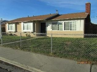 1225 W Spruce St, Oxnard, CA 93033