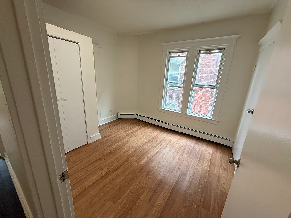 Building Photo - 275 Franklin Ave #2S