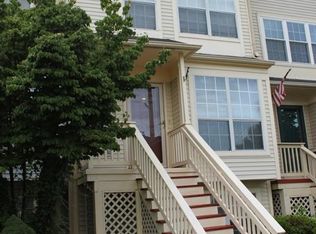 14132 Autumn Cir, Centreville, VA 20121