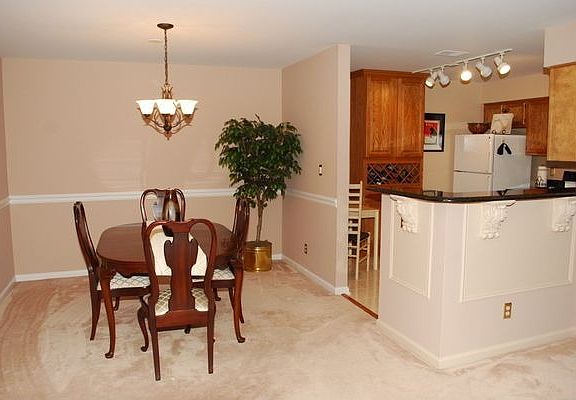 Dining/Breakfast Bar