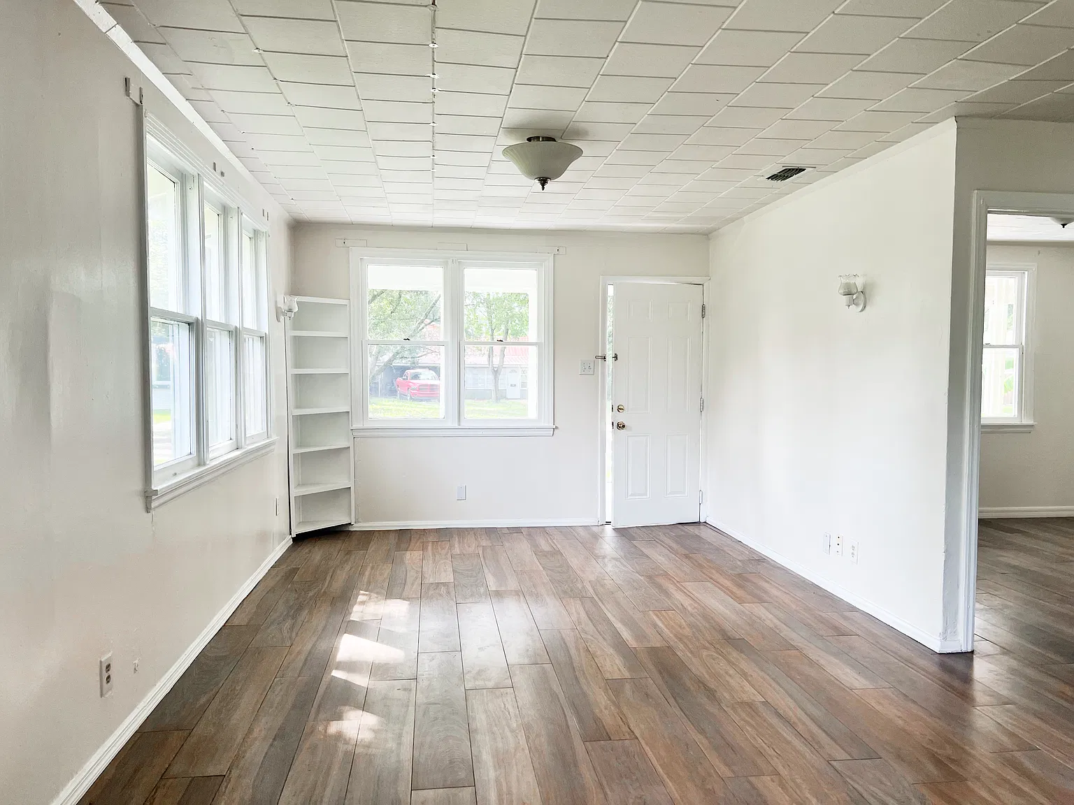 2 bed, 720 sqft, $1,500 — Photo 3