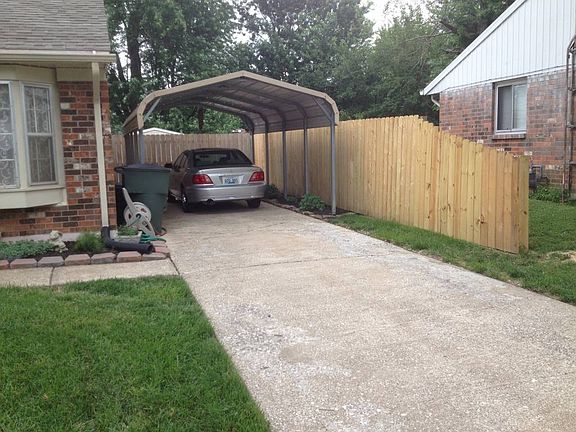 2nd image of 2142 Lovell Dr