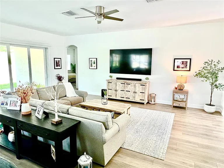 1334 Belcher Dr — Photo 5