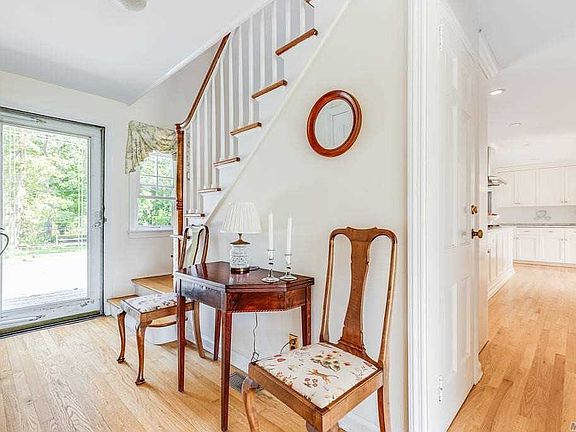 4th image of 156 Hegemans Ln #A
