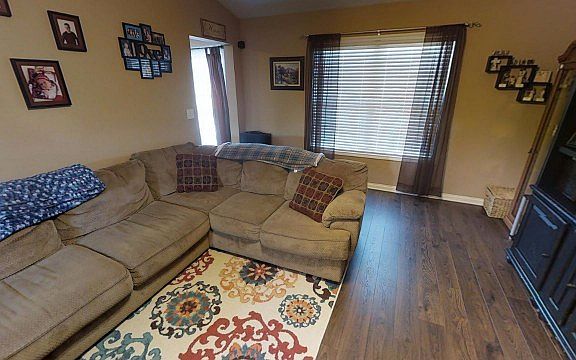 4th image of 2318 Verona Ct