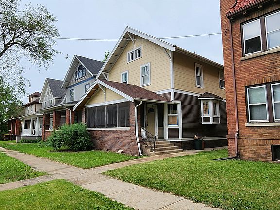 3rd image of 326 Napoleon St