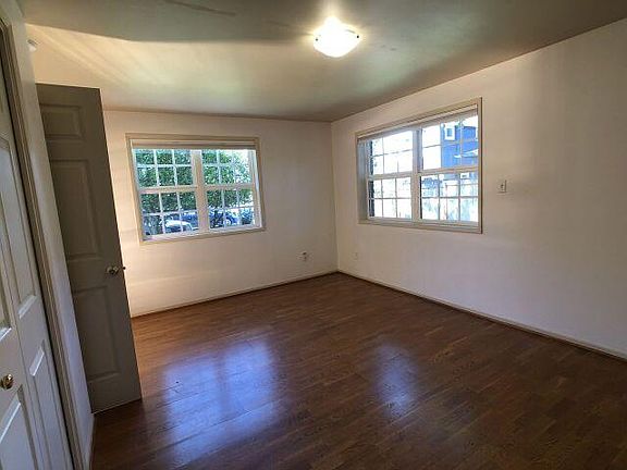 Large ground floor bedroom with killer closet