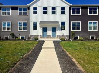 45 N Conifer Dr, Elizabethtown, PA 17022