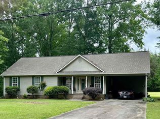 5867 Eastview Ave, Hokes Bluff, AL 35903