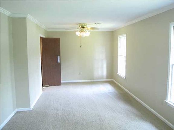 5th image of 2733 N Wallace Dr