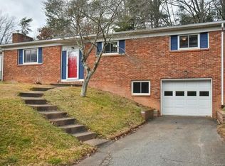 6 Asbury Pl, Candler, NC 28715