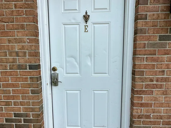 524 Cherry Hill Dr APT E, Miamisburg, OH 45342