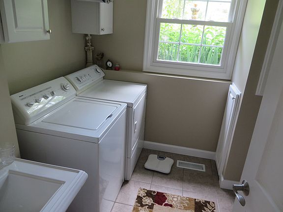 5th image of 10501 Riverdale Dr SE