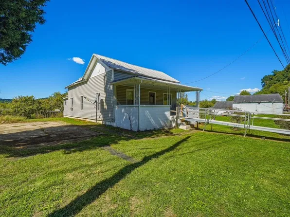 146 Harper Ln, Kenova, WV 25530