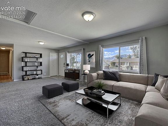 4th image of 261 Sherri Dr