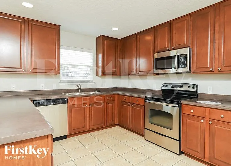 9803 Wolff Run — Photo 4
