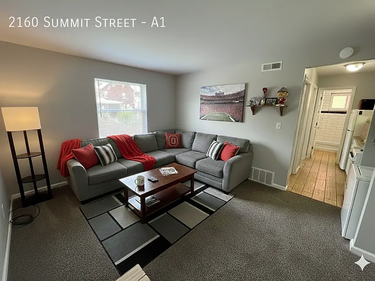 2160 Summit St #A1 — Photo 3