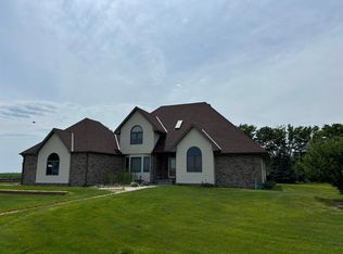 6990 Ravenna Rd, Gibbon, NE 68840