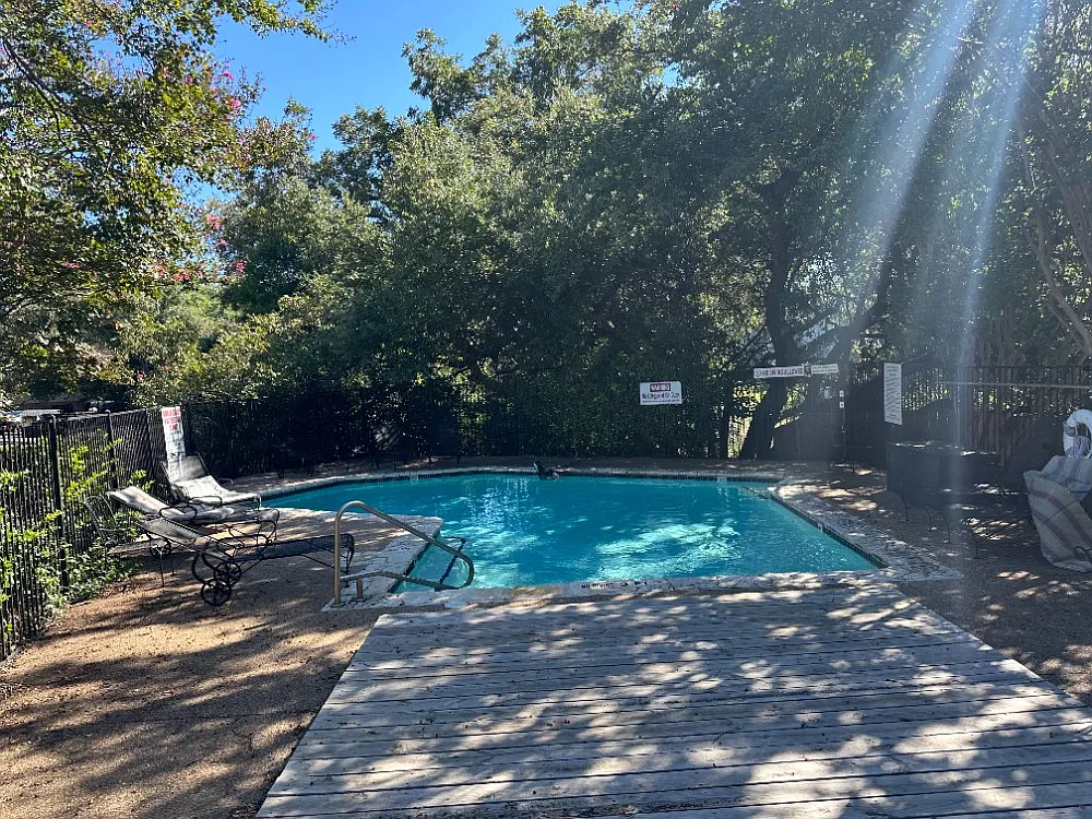 2 bed, 2.5 bath, 1042 sqft, $1,700 — Photo 3