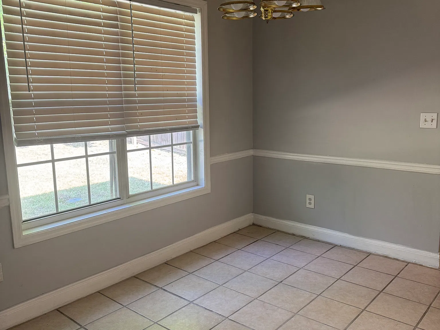 815 Benner Ave — Photo 3