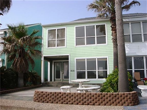 Beautiful 3 bedroom 3 bathroom beach front condo!
