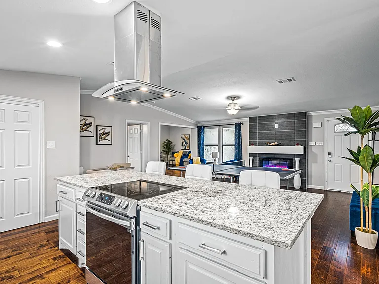 303 Jeanne Ln — Photo 13