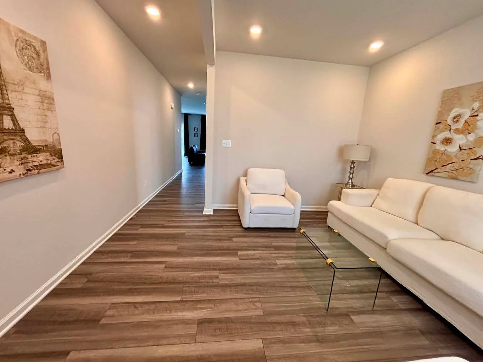 1 bed, 1.5 bath, 2550 sqft, $1,400 — Photo 3