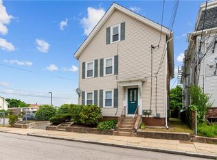 33 Fenner St, Pawtucket, RI 02860