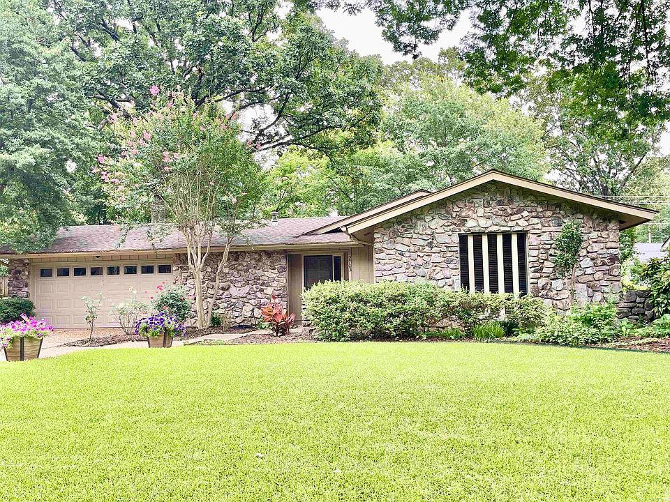 1st image of 2703 Charter Oak Dr