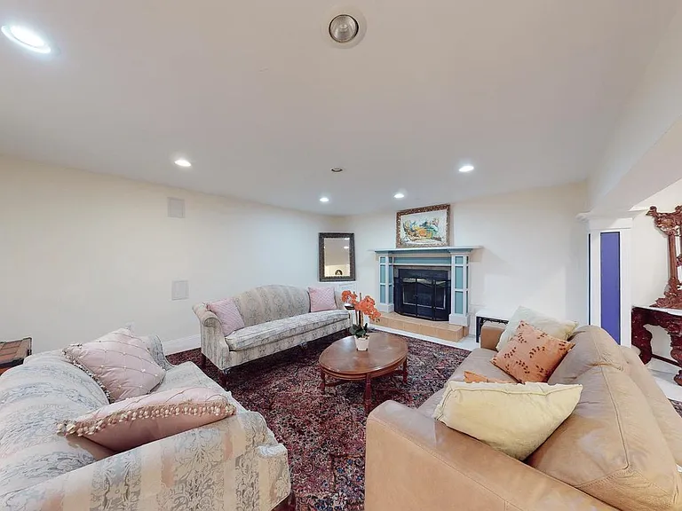 9710 Middleton Ridge Rd #BASEMENT — Photo 4