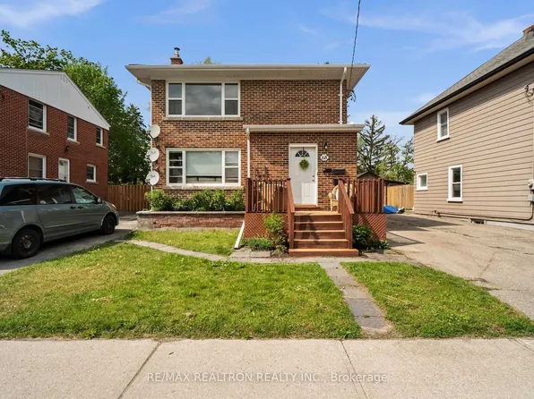 68 John St, Barrie, ON L4N 2K3