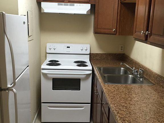 3rd image of 222 Lake Ella Dr APT B7