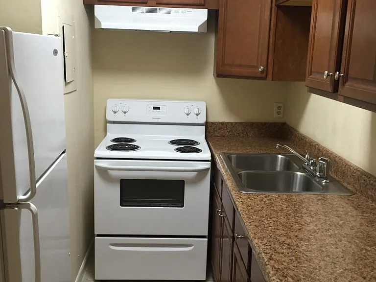 222 Lake Ella Dr #B-8 — Photo 7