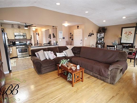5th image of 8103 Avenue M #36