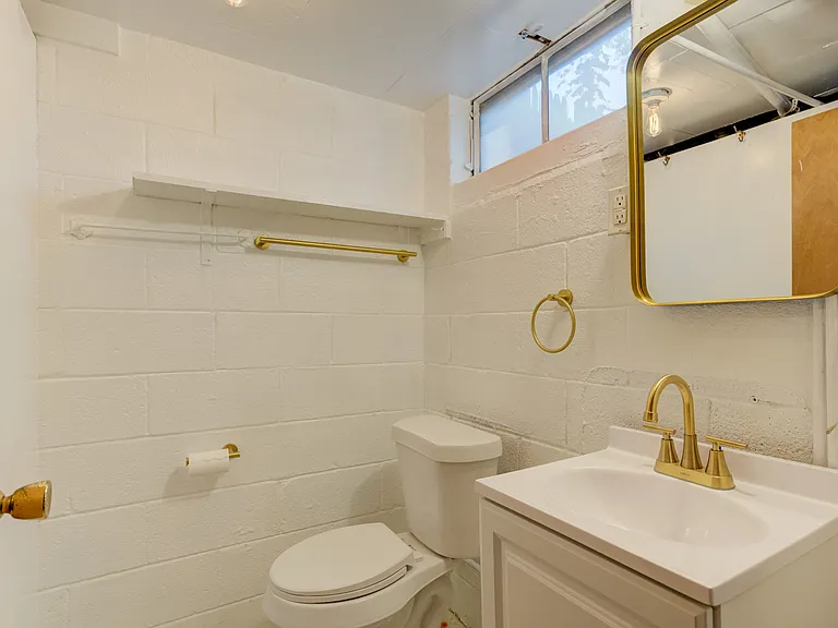 835 Allen St — Photo 27